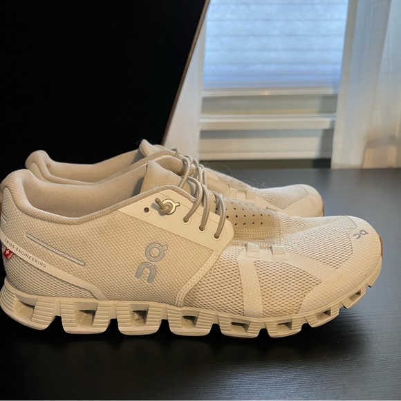 Excellent condition On Running Cloud5 sneakers - off white - Picture 8 of 8